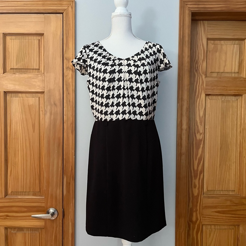 Cute women’s dress black and beige houndstooth size 10